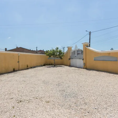 Holiday home Casinha Saragoca E Vergueiro