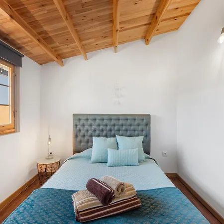 Holiday home Casinha Saragoca E Vergueiro