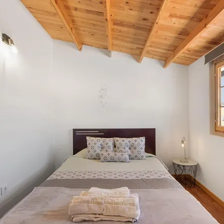 Holiday home Casinha Saragoca E Vergueiro